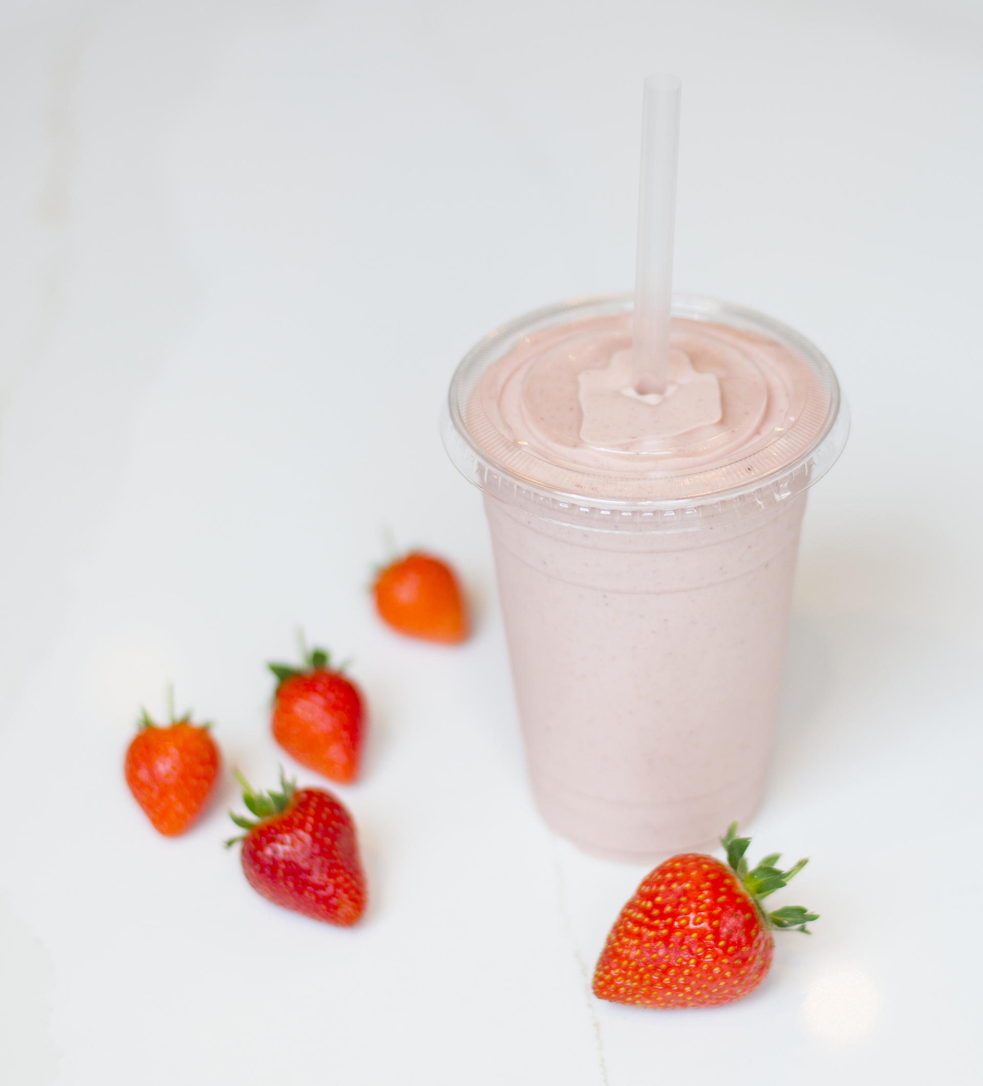STRAWBERRY BANANA PROTEIN SMOOTHIE | home cooking with julie