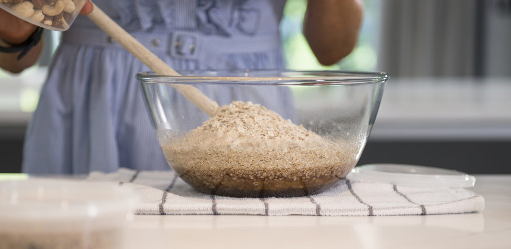 Easy Homemade Granola Recipe