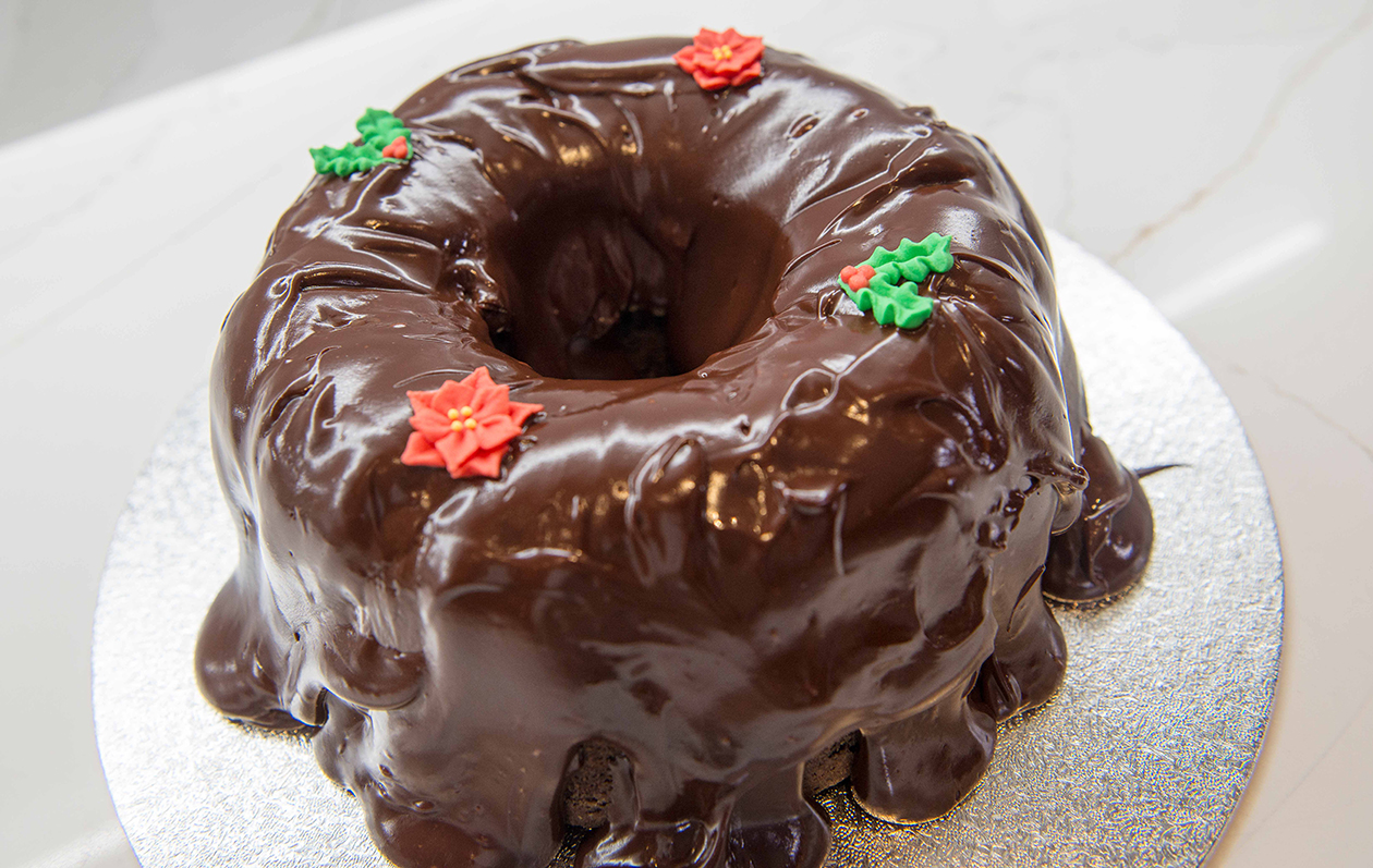 CHOCOLATE ORANGE BUNDT CAKE WITH CHOCOLATE ORANGE GANACHE Recipe by Julie Neville_24