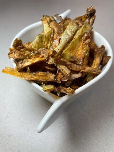 potato peel crisps recipe by home cooking with julie neville5