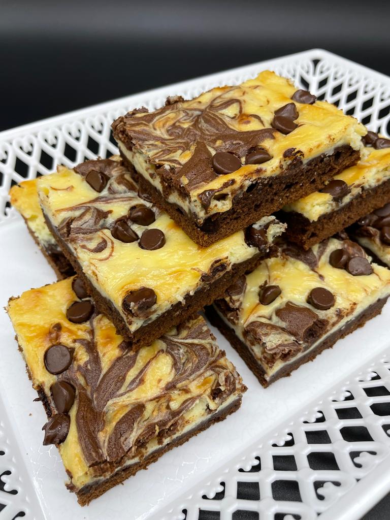 Chocolate brownie cheesecake bars