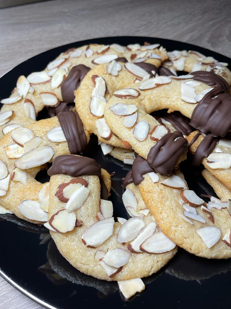 Almond horseshoe cookies recipe by home cooking with julie neville8