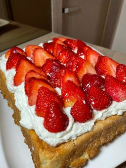 Strawberry shortcake sheet cake home cooking with julie neville0